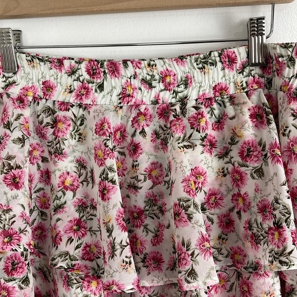 BSB Jeans Floral Tiered Mini Skirt - Picture 3 of 9